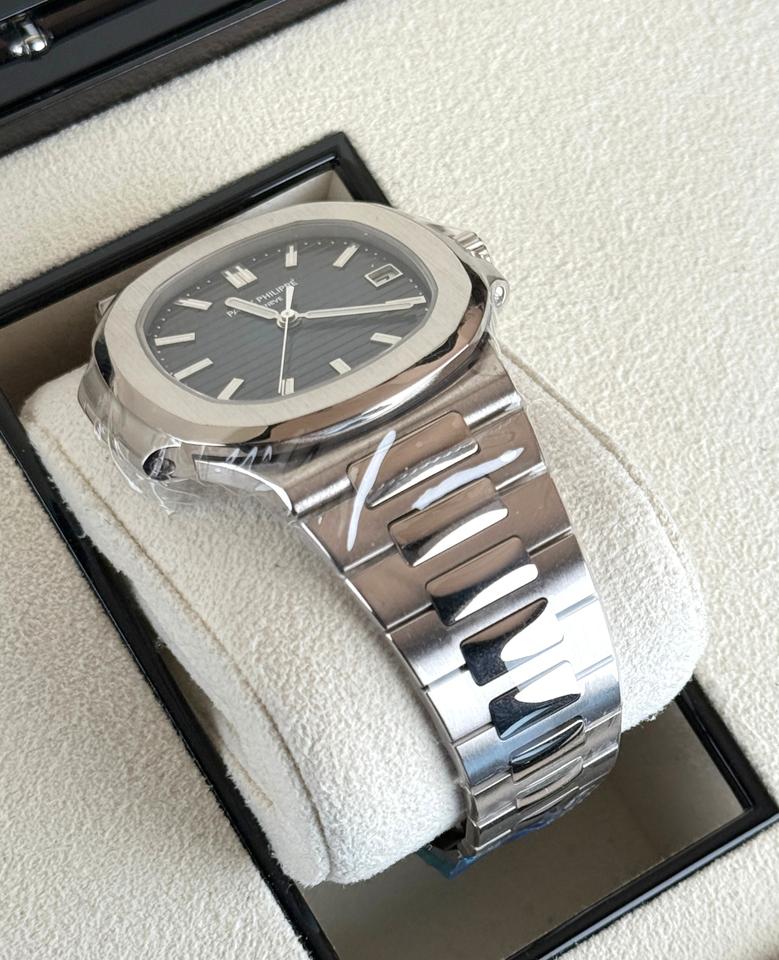 Patek Philippe Nautilus full set