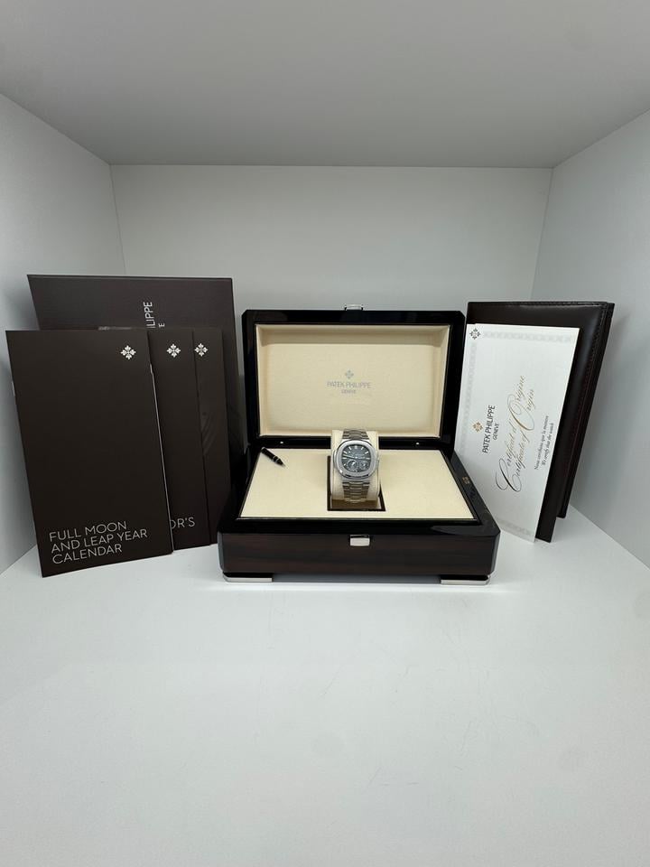 Patek Philippe Nautilus full set